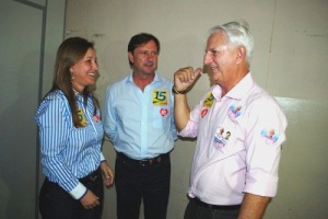 Airton com o casal, Acir Gurgacz senador reeleito e Ana Maria Gurgacz