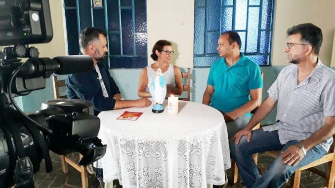 Durante coletiva à imprensa, o coordenador da Renovação Carismática em Ji-Paraná, Arley França, convidou a população para participar.