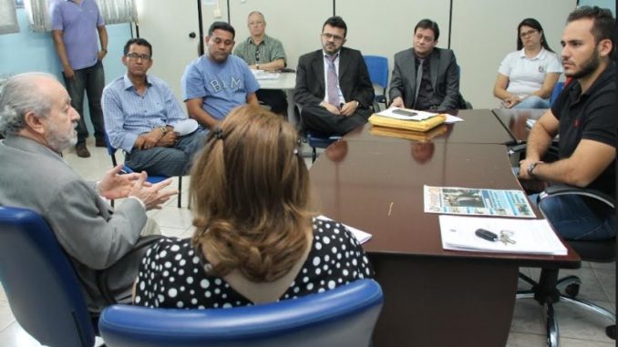 O presidente Affonso Cândido e vereadores na visita do conselho do TCE Valdivino Crispim e equipe de gabinete