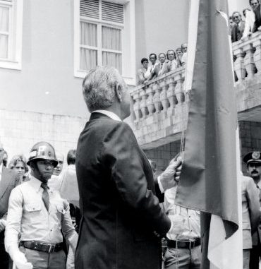 Bandeira de Rondônia hasteada pela primeira vez pelo ministro Mário David Andreazza. Foto Rosinaldo Machado