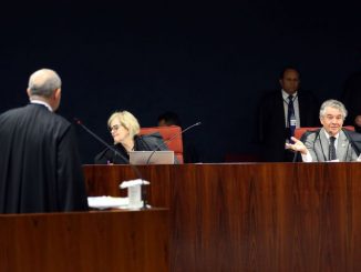 Os ministro do STF Rosa Weber e Marco Aurélio Mello durante julgamento do inquérito em que o senador Aécio Neves é acusado de corrupção passiva e obstrução de Justiça - José Cruz/Agência Brasil
