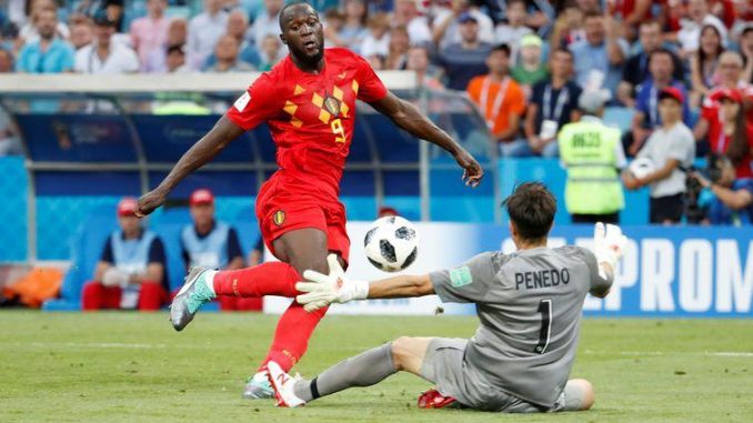 Romelu Lukaku faz o terceiro gol da Bélgica diante do Panamá (Francois Lenoir/Reuters/Direitos Reservados)