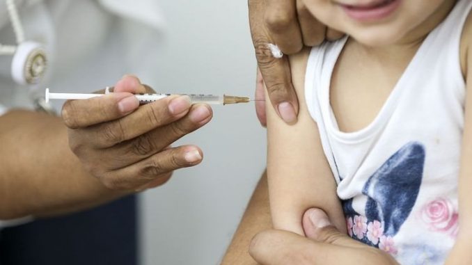 Opas: casos de sarampo são importados e só ocorrem devido à cobertura vacinal inadequada - Arquivo/Agência Brasil