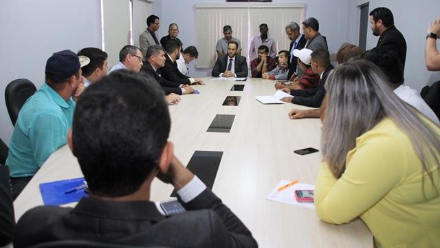 Reunião com taxistas para discutir o Projeto de Lei nº 2878 encaminhado pelo prefeito Marcito Pinto