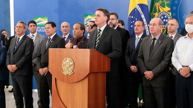 Centrão pede cargos para impedir impeachment de Bolsonaro
