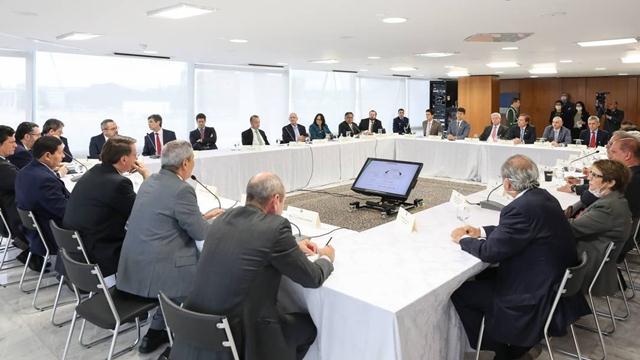 Governo Bolsonaro entrega vídeo de reunião