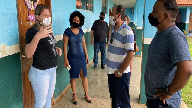 Deputado Laerte Gomes confirma apoio para reforma de refeitório da Escola Municipal Américo Casara de Costa Marques