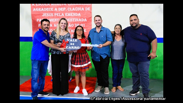 claudia carro educacao chupinguaia Cláudia beneficia escola de Chupinguaia com veículo para atividades pedagógicas