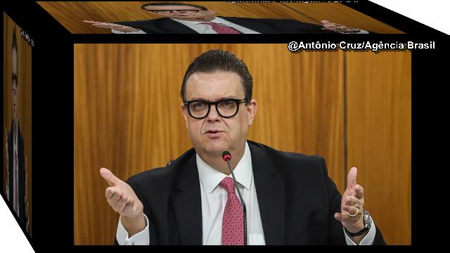 ministro da Previdencia Social Wolney Queiroz INSS: mais de 2 milhões de aposentados estão aptos a ser ressarcidos