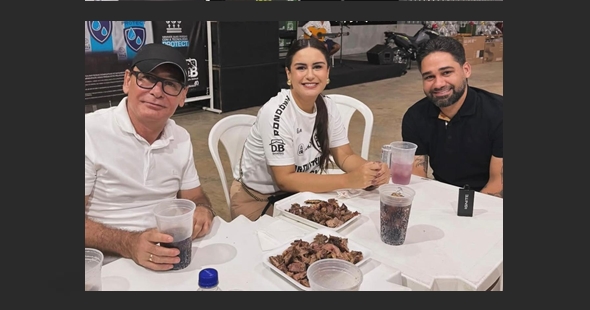 Fim do mistério: Prefeito fica e nomeia ‘Aléxia’ para ajudá-lo