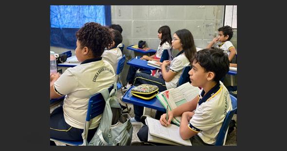 Governo atende solicitação de Cláudia de Jesus e garante recurso para a Educação