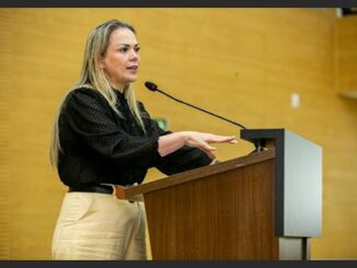 Cláudia de Jesus cobra valorização dos servidores da saúde no orçamento de 2026