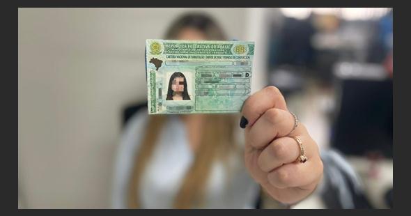 Lei federal sobre habilitação gratuita motiva requerimento da deputada Cláudia de Jesus