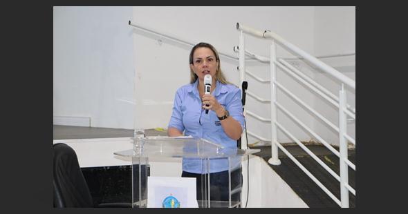 Presente no debate, Cláudia de Jesus defendeu políticas públicas e preço justo para os produtores.